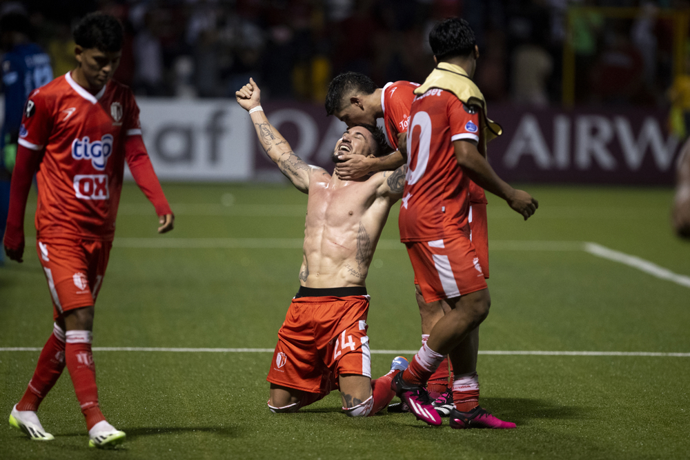 Gol mágico de Méndez le da ventaja a Real Estelí sobre el CAI