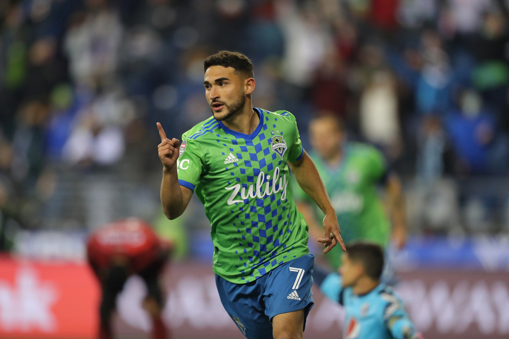 Roldan, Lodeiro team up to lead Seattle past Motagua