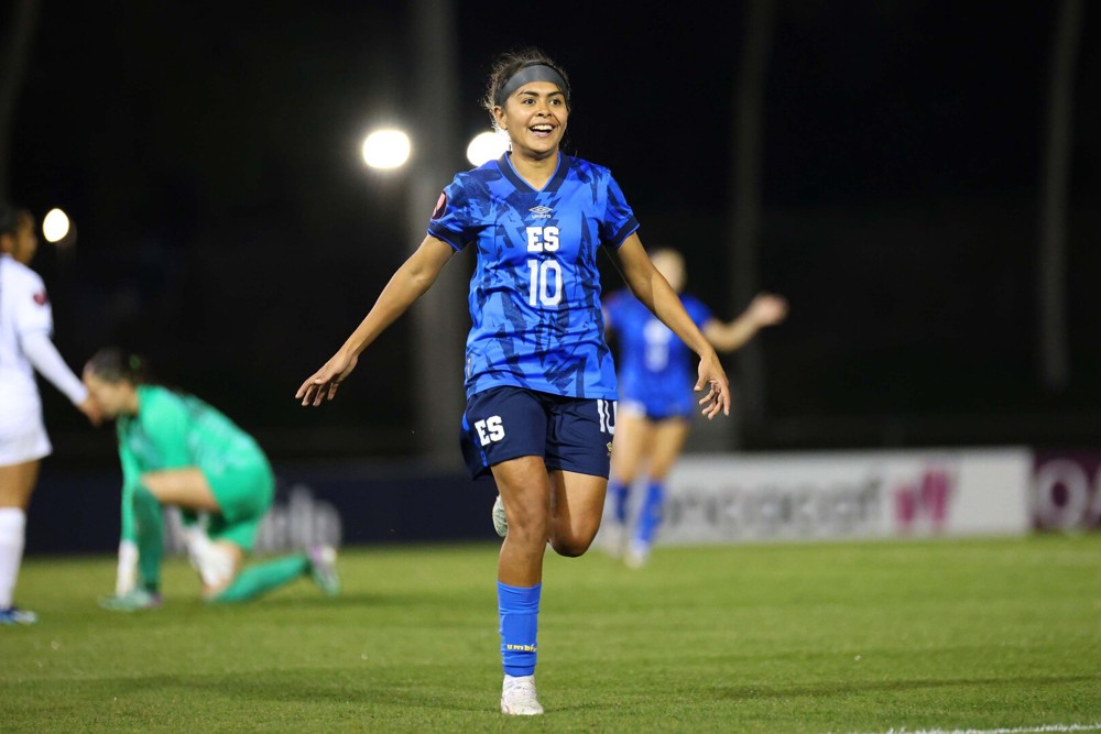 Con hat-trick de Brenda Ceren El Salvador derrotó a Guatemala