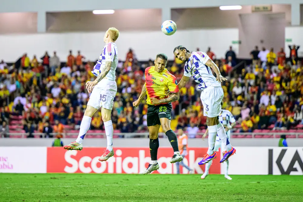 Herediano y Real Salt Lake empataron sin goles en el partido de ida