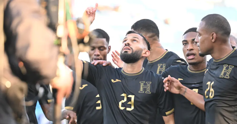 Álvarez y Palma sellaron clasificación de Honduras a los Cuartos de Final