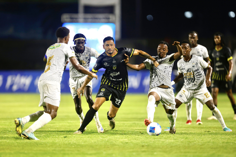 Moca, Cavalier scoreless in first leg of Caribbean Cup semifinal