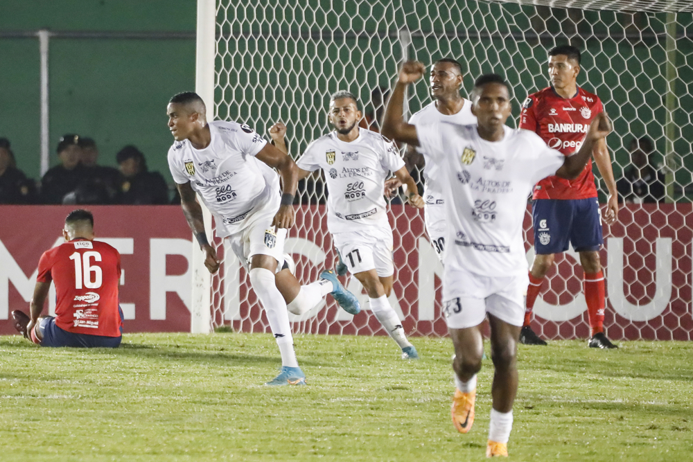 Independiente venció a Xelajú y asciende al segundo lugar del Grupo B

