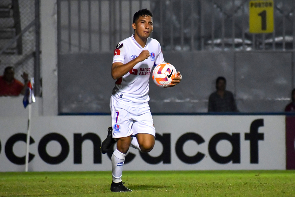 Olimpia cerró su participación con un triunfo ante Xelajú