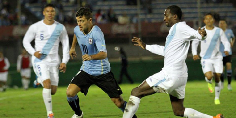 Con tres goles en el primer tiempo, Uruguay derrotó a Guatemala