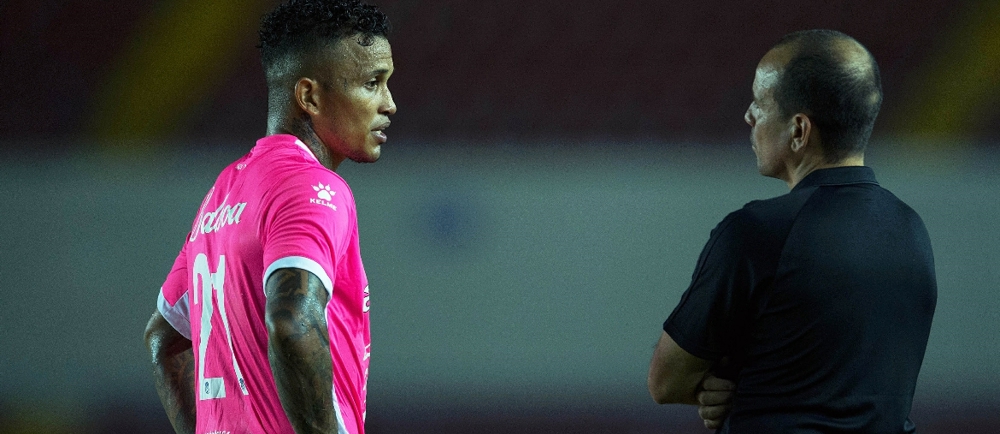Amilcar Henriquez, Arabe Unido & Panama (1983-2017)