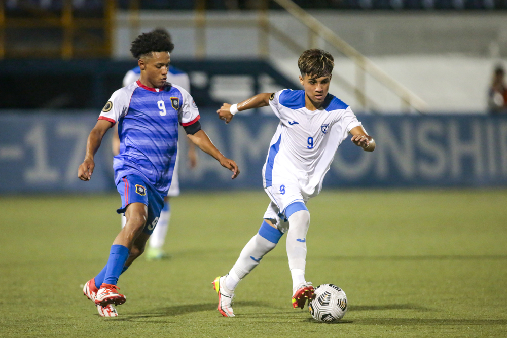 Uriarte brace helps Nicaragua take control of Group D