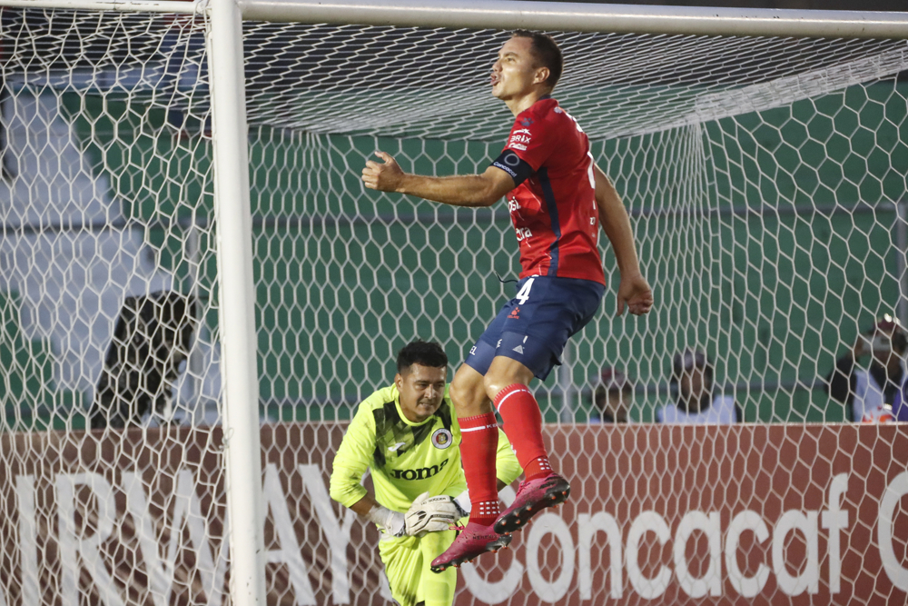 Del Cid delivers as Xelaju hold off FAS in Group B
