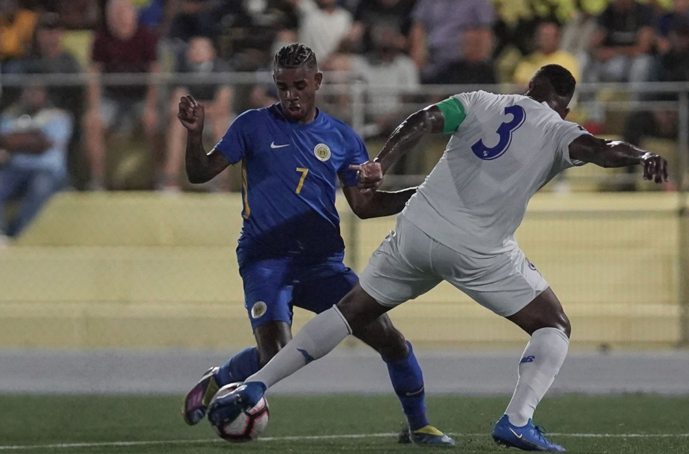 Panama fend off Curacao to reach next round