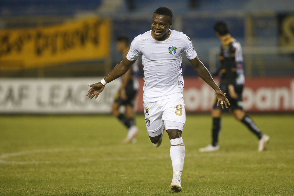 Duelo de gigantes entre Comunicaciones y  Alianza