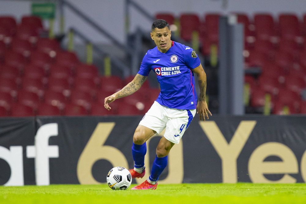 Cruz Azul mantiene vivos los dos sueños en Liga MX