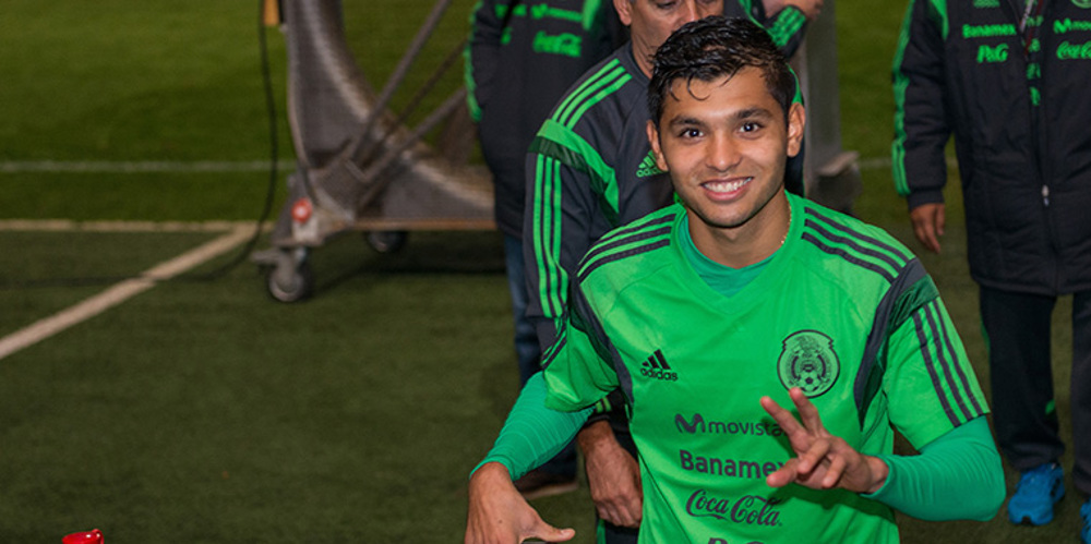 Mexico int’l Corona extends FC Twente deal